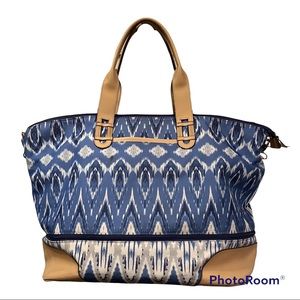 Stella & Dot The Getaway Bag in Blue Ikat